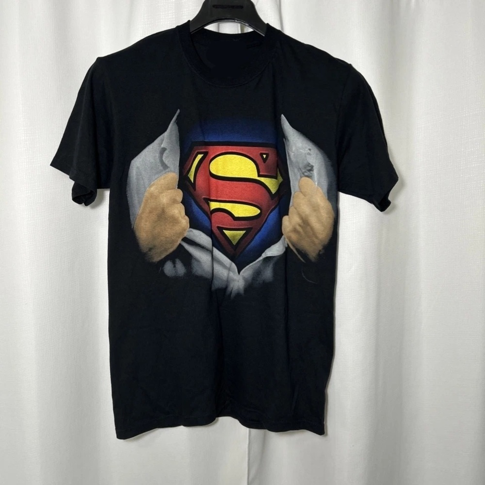 NWT DC Comics Authentic Superman T Shirt Crewneck